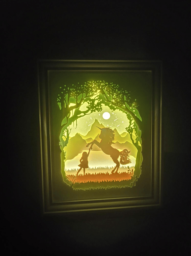 Boîte à lumière "Licorne et petite fille"