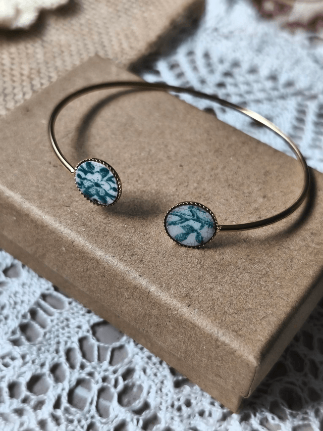 Bracelet doré "petite fleur" vert